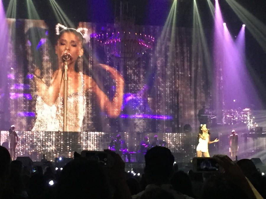 Ariana Grande performs one of her oldest, beloved song 