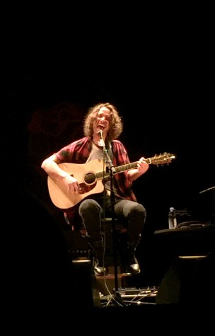 Vocalist Chris Cornell performing in Oakland. 