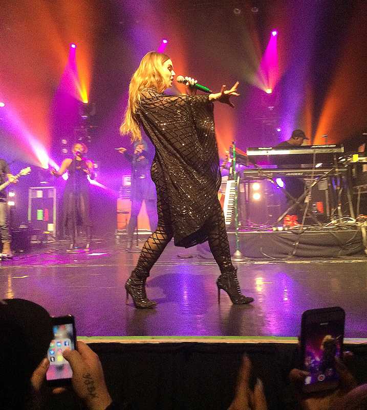 JoJo+on+her+Mad+Love+Tour+Feb.+19+at+the+Regency+Ballroom+in+San+Francisco.