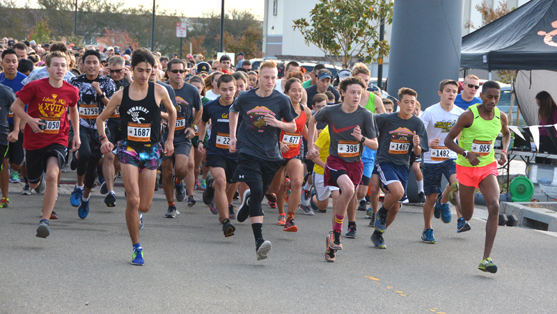 The 2017 Brentwood Turkey Trot for Schools drew a record number of entrants, who thundered out of the start area as the race began. 