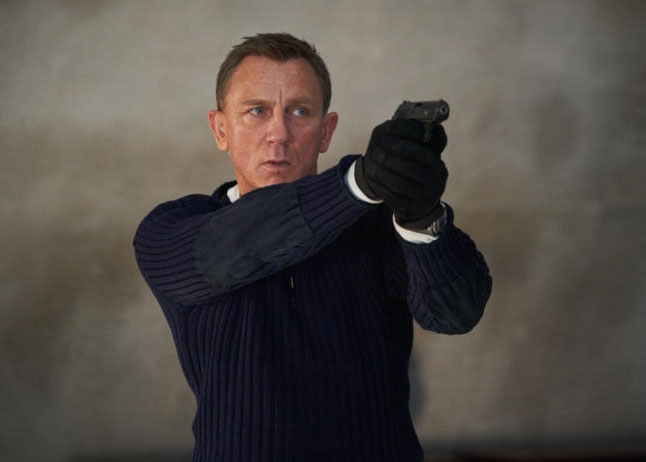 Daniel Craig as James Bond in No Time to Die (2021).
