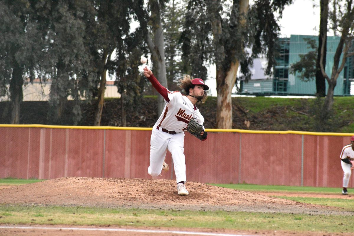 Los Medanos pitcher Rocco Borrelli fires one of his 85 pitches against Skyline College.