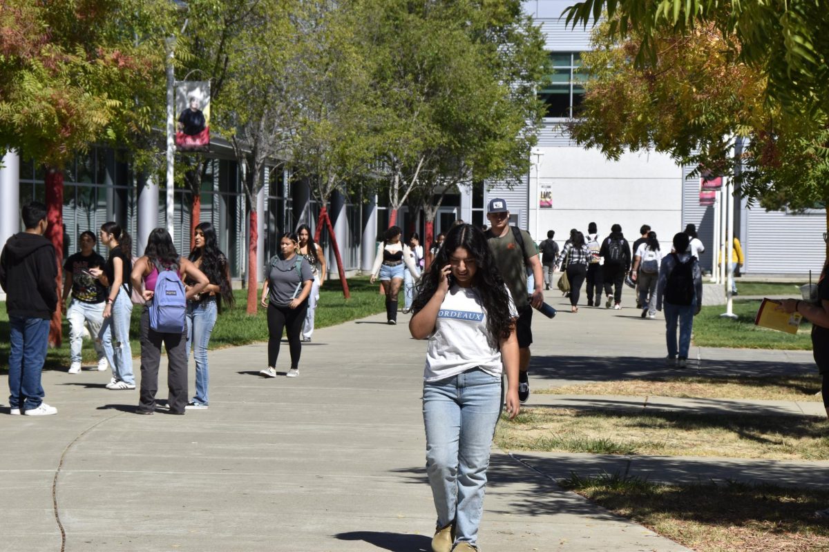 Students making their way to across campus after the power outage.